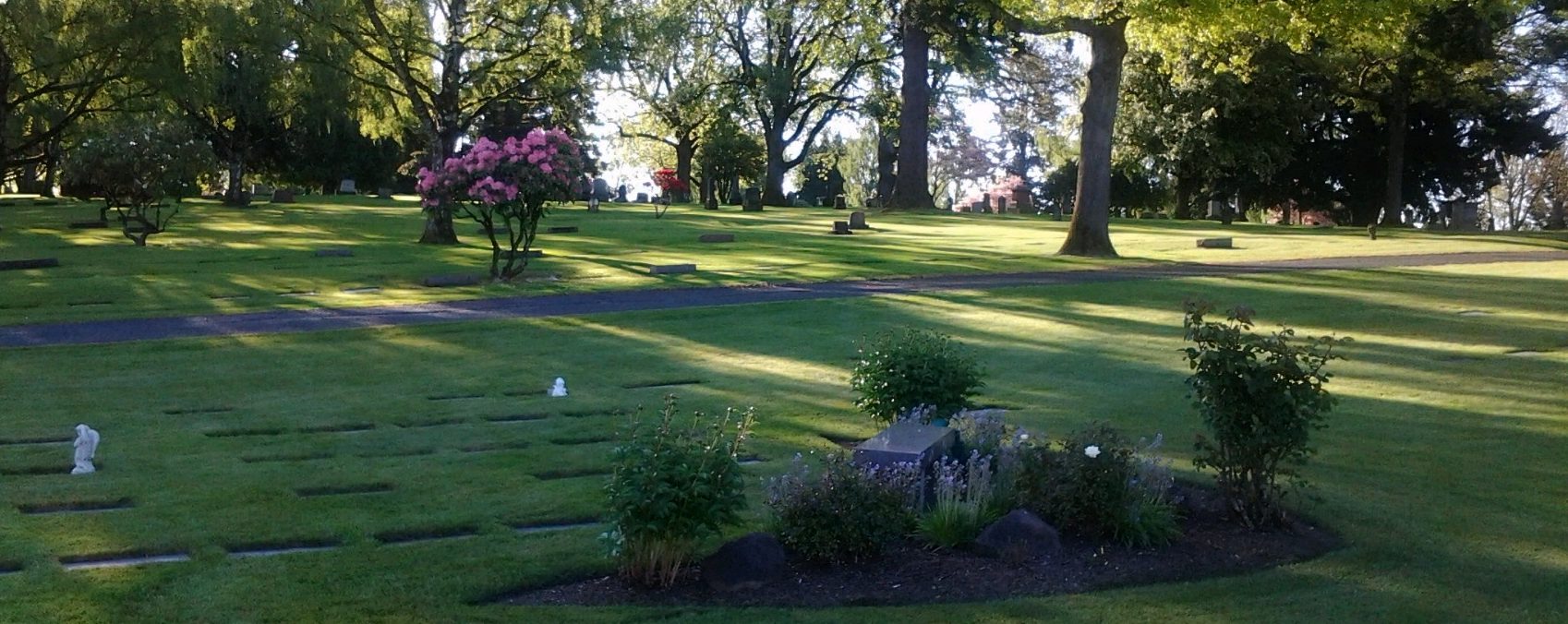 Crescent Grove Mausoleum & Cremation Services  Tigard OR   Casket Burials